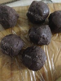 诱人的豆沙面包做法图解3)