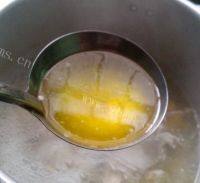 口感好的酸萝卜老鸭汤做法图解2)