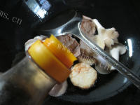 多汁的秀珍菇烧圆素鸡的做法图解五