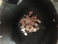 诱人的瘦肉炒蒜苗做法图解3)