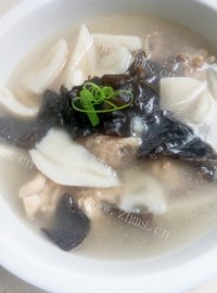 鲜香莲藕鸡腿木耳汤做法图解8)