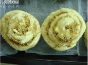 自己做的芝士肉松面包