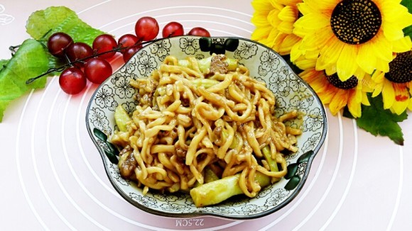 五味俱全的豆角焖面条