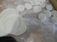 简易的香菇猪肉水饺做法图解12)