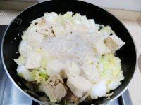 家常菜白菜炖冻豆腐做法图解9)