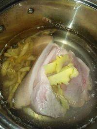 美味的苹果瘦肉汤做法图解1)