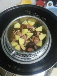 诱人的香菇蒸排骨做法图解3)