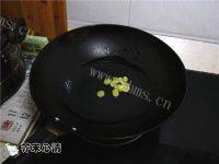 美味的糖醋肉丸做法图解4)