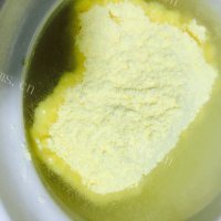 美味的红薯玉米粥做法图解5)