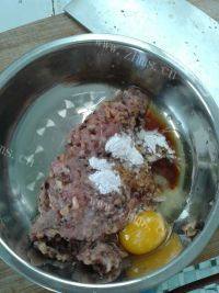 美味的肉饼蒸蛋做法图解6)