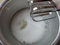 电饭煲红曲蛋糕做法图解6)
