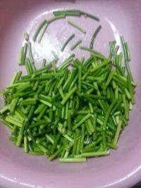 「首发」蒜薹炒肉做法图解1)