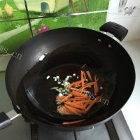 家常菜韭菜炒豆干做法图解6)