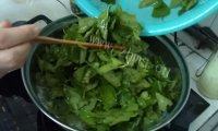 美味的枸杞叶鸡蛋汤做法图解6)