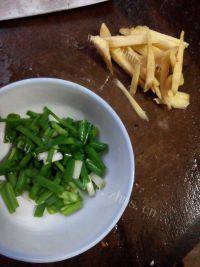 家常菜豆豉蒸鱼做法图解2)