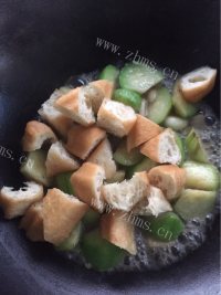 美味的丝瓜炒油条做法图解6)