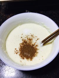 美味青瓜胡萝卜鸡蛋饼做法图解8)