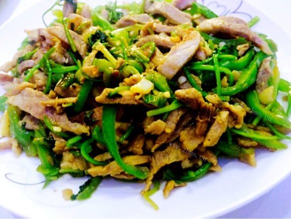 色香味俱全的香辣肉丝