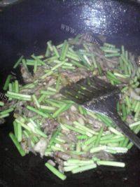 蒜薹炒肉（家庭版）做法图解14)