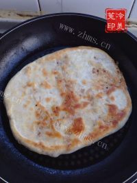 自制油渣饼做法图解18)