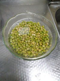 下酒菜五香豌豆做法图解1)