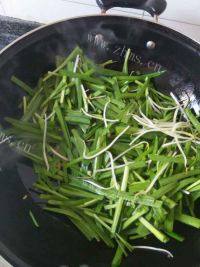 营养丰富韭菜炒豆芽做法图解5)