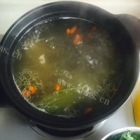 枸杞叶排骨汤做法图解7)