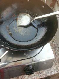 家常菜娃娃菜炒肉做法图解7)