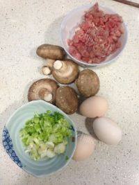 家常菜香菇肉末做法图解1)