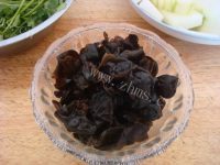 美味的素炒冬瓜木耳做法图解2)