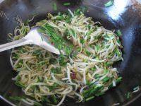 家常菜蒜苗炒豆芽