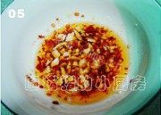 美味的香辣皮蛋拌豆腐做法图解5)