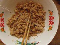自制花生芝麻酥做法图解8)