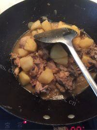 家常菜土豆炖鸡架