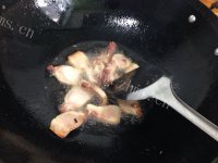 美味的笋干烧肉做法图解4)