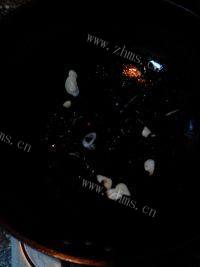 家常菜黄瓜木耳炒鸡蛋做法图解4)