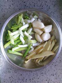 香香的鱼头豆腐汤做法图解1)