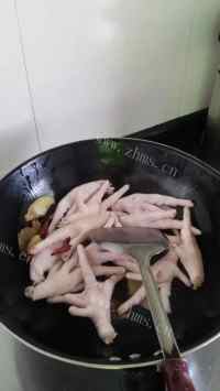 美味的卤鸡爪做法图解4)