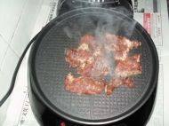 自己做的电饼铛烤肉做法图解7)