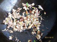 家常菜香菇肉末烧豆腐做法图解4)