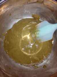 自制抹茶红豆蛋糕卷做法图解5)
