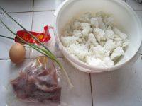 简易的腊肉炒饭做法图解1)