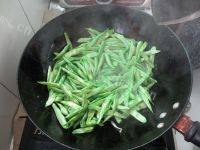 家常豆角炒肉做法图解4)