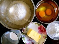 色味俱佳的椰蓉面包做法图解2)