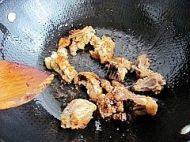 家常菜小土豆炖排骨做法图解3)