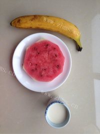 自制香蕉船水果沙拉做法图解1)