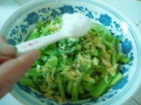 家常菜凉拌黄瓜条做法图解5)