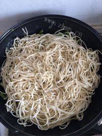 美味的豆角焖面做法图解7)
