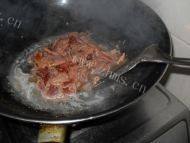 飘香的青椒炒肉片做法图解7)