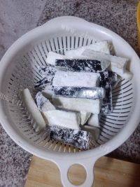 极致的蒜香茄子做法图解4)